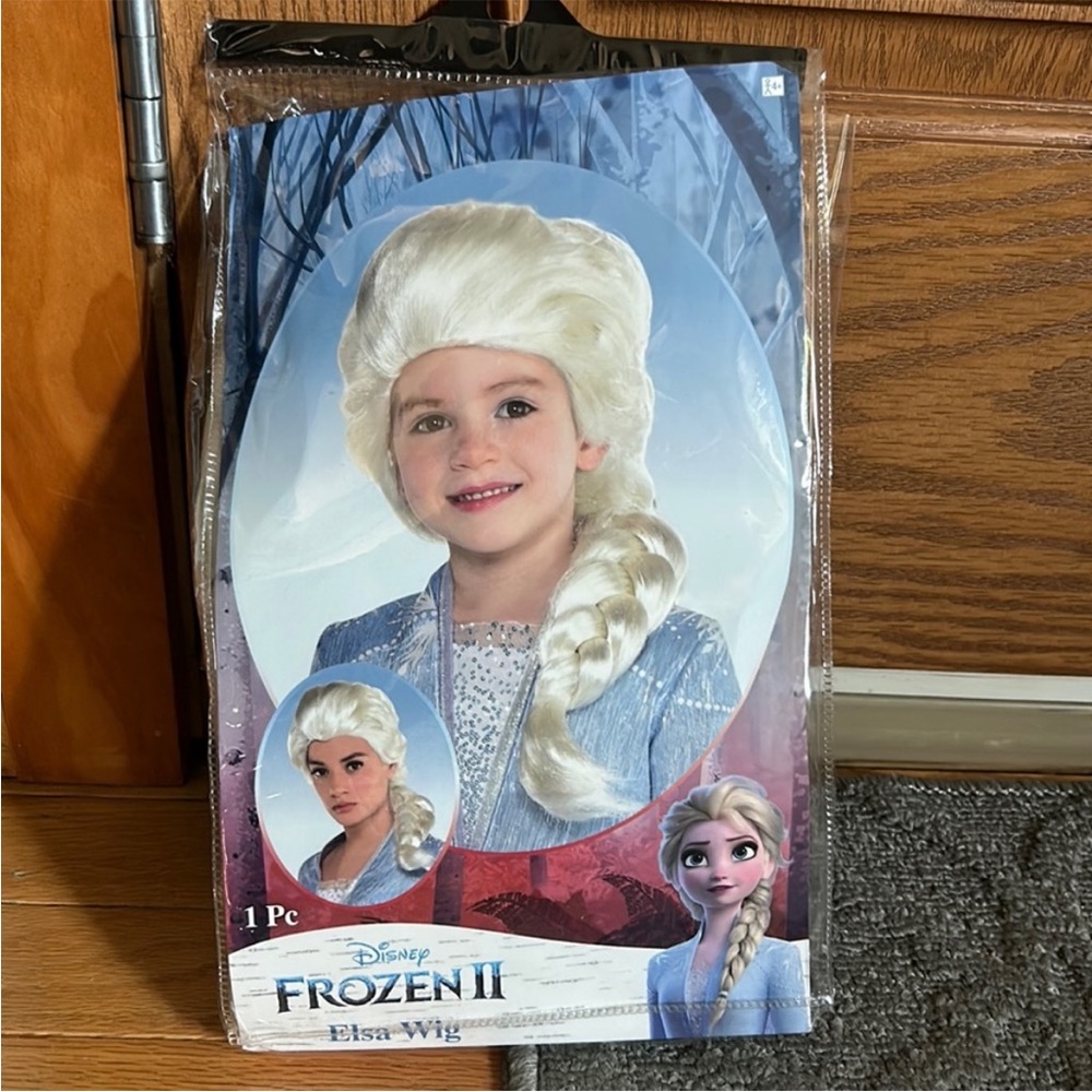 NWT Disney Frozen 2 Elsa Wig Adult Size Halloween Costume Accessory - Picture 1 of 2